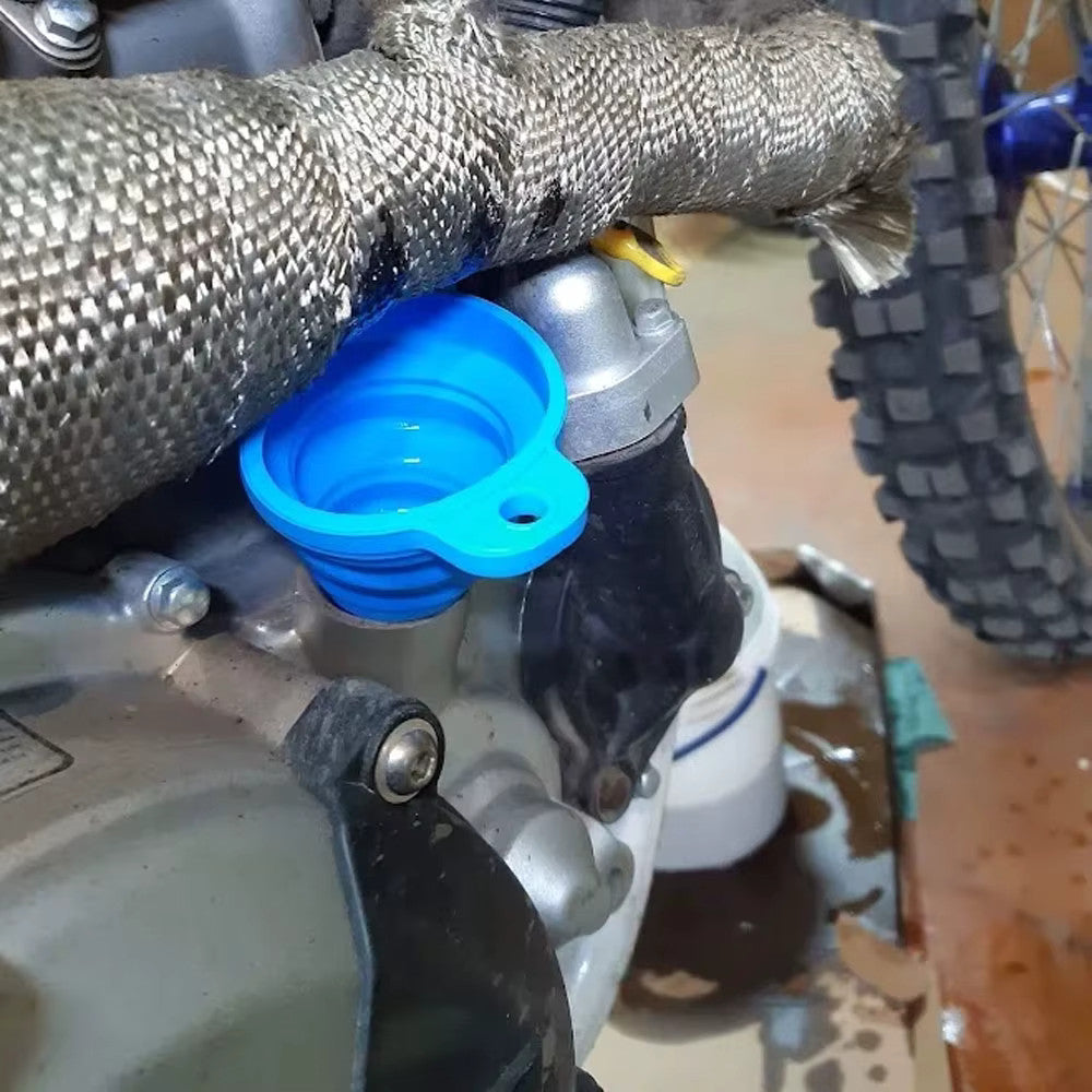 Universal Foldable Silicone Car Oil and Fluid Funnel